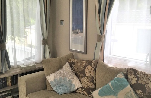 Hamworthy House | Bluebell delightful dog-friendly caravan on Rockley Park, Poole Harbour, Dorset