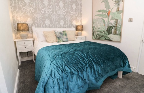 Shipley Cottage | BLUEBELL FARM, pet friendly, character holiday cottage in Baildon