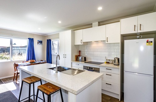 National Park Village House | Bluebird Day - National Park Holiday Home