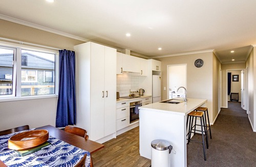 National Park Village House | Bluebird Day - National Park Holiday Home