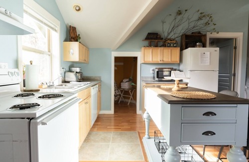 Century West Apartment | Bluebird Day - Pine Hideaway