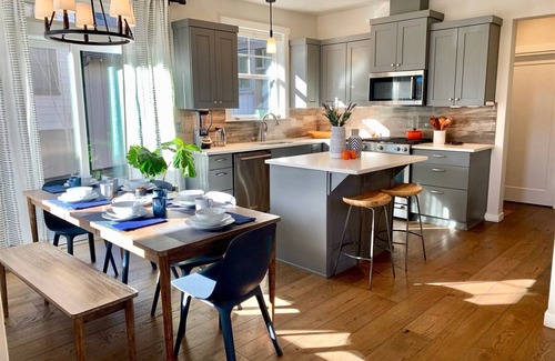 Sagewood House | Bluebird Day - River Trail House