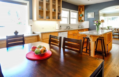 Old Bend House | Bluebird Day - Riverside Cottage