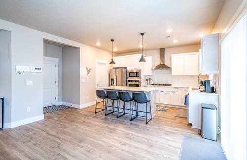 Century West House | Bluebird Day - Tippy Toe