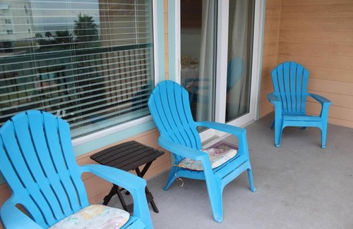 Galveston Apartment | Bluebonnet by the Sea - Resort-Style Pool and Beach Views