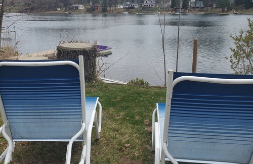 Harrison House | Bluegill lake -Lake front retreat- Dog friendly - additional charge