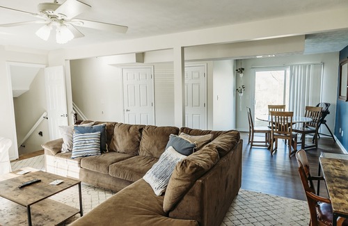 Burlington House | Bluegrass Beauty-5 bedroom 3 bath home: Creation Museum, ARK and CVG Airport