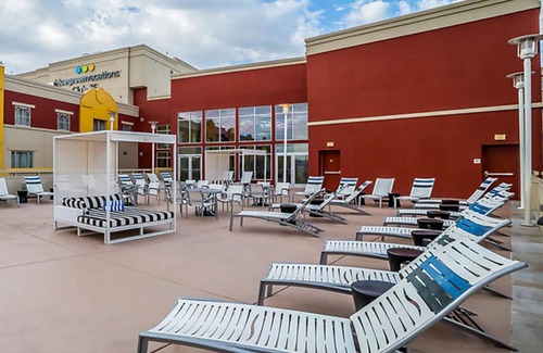 Las Vegas House | Bluegreen Club 36, 1 Bedroom Condo, Free WiFi and Parking