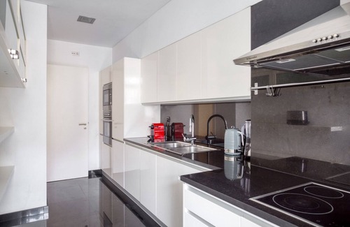 Sao Joao de Deus Apartment | Blueground | Alameda, fully furnished & equipped