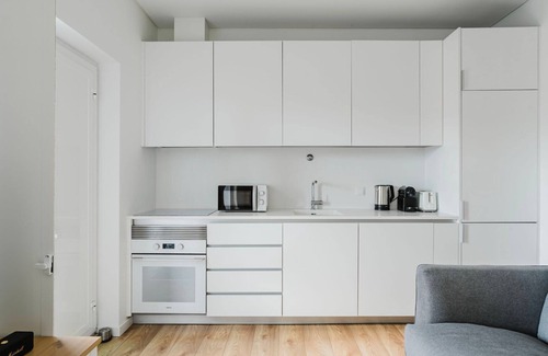 Sao Sebastiao da Pedreira Apartment | Blueground | Avenidas Novas, washer & a/c