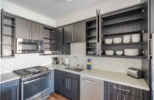 Carmel Valley Apartment | Blueground | Carmel Valley, pool, nr Torrey Pines