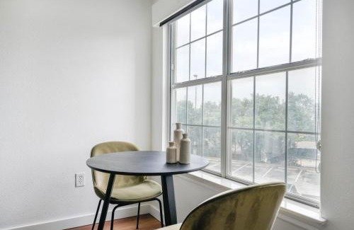 Gateway Apartment | Blueground Gateway pool gym close to shops ATX-252