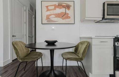 Highland Apartment | Blueground | Highland 1bd apartment