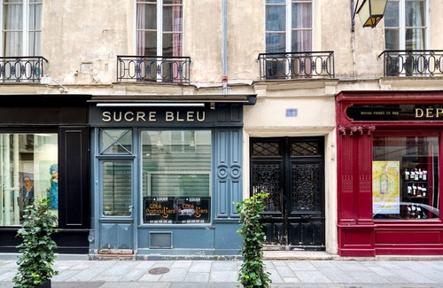 Les Iles Apartment | Blueground | Ile Saint Louis, nr Notre Dame
