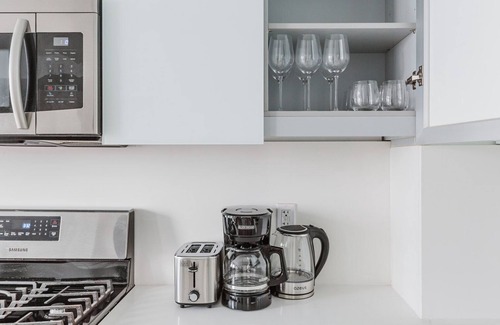 Hunters Point Apartment | Blueground | LIC, gym, balcony, nr MoMA PS1