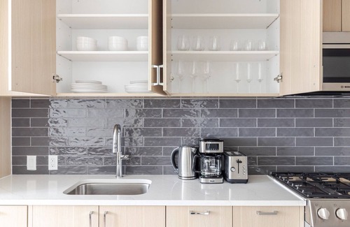 Hunters Point Apartment | Blueground | LIC, gym & w/d, nr MoMA PS1