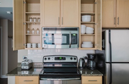 Mount Vernon Square Apartment | Blueground | Mt Vernon, pool & w/d, nr Chinatown