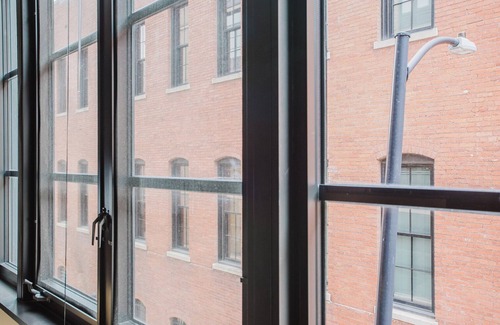 Mount Vernon Square Apartment | Blueground | Mt Vernon, pool & w/d, nr Chinatown