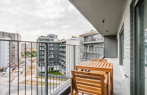 Lumiar Apartment | Blueground | Paço do Lumiar 2bd apartment