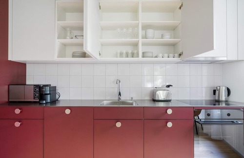 Center Apartment | Blueground | Saatlen, balcony, nr Zürich Zoo