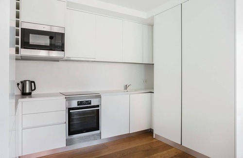 Sao Sebastiao da Pedreira Apartment | Blueground | Saldanha, balcony, washer, a/c