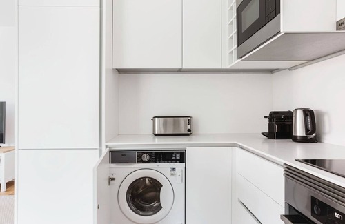 Sao Sebastiao da Pedreira Apartment | Blueground | Saldanha, balcony, washer, a/c