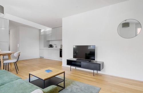 Seebach Apartment | Blueground | Seebach, balcony, nr Zürich Zoo