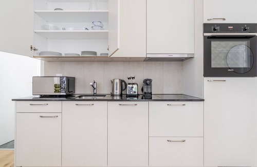Seebach Apartment | Blueground | Seebach, balcony, nr Katzensee