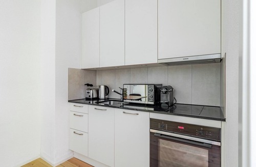 Seebach Apartment | Blueground | Seebach, washer, nr Zurich Zoo
