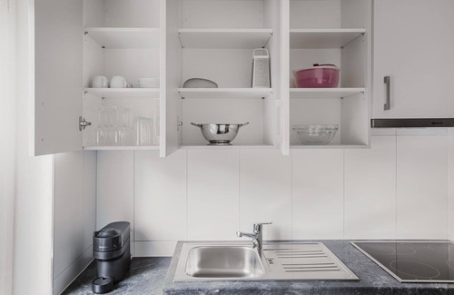 Sihlfeld Apartment | Blueground | Wiedikon, w/d, furnished & ready