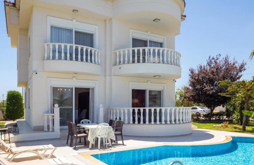 Kadriye Villa | BlueHomes Villa's Örin