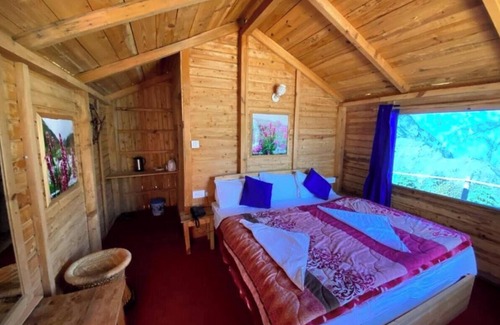 Auli Hotel | Bluepoppy Resort Auli
