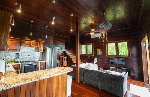Bocas del Toro House | Bluff Beachfront Exotic Home