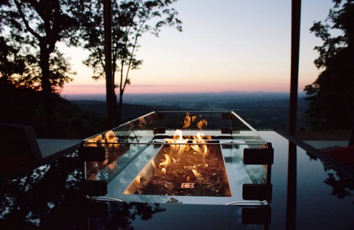Altamont RV Rental | Bluff side retreat: luxe tent with spa tub & breathtaking views near Savage Gulf