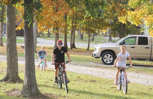 Bluffton Cabin | Bluffton KOA RV Resort