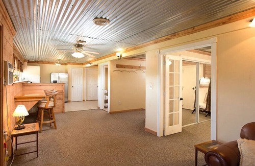 Sand Springs Cabin | Blufftop cabin with private patio and gorgeous views! Daily country breakfast included.