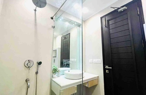 Greater Kailash I Apartment | BluO 2BHK - M Block Mkt @ Greater Kailash