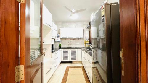 Green Park Apartment | BluO 3BHK Safdarjung Enclave, Lift & Terrace Garden