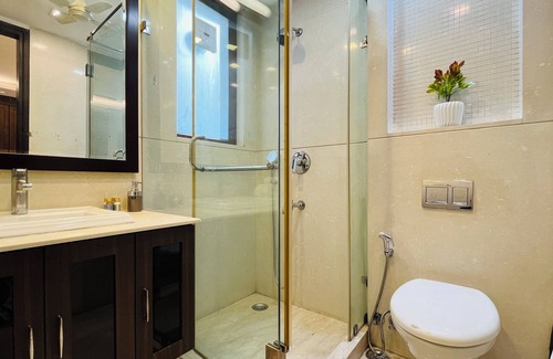 B4 Block Apartment | BluO 4BHK Safdarjung Enclave - Balcony, Lift