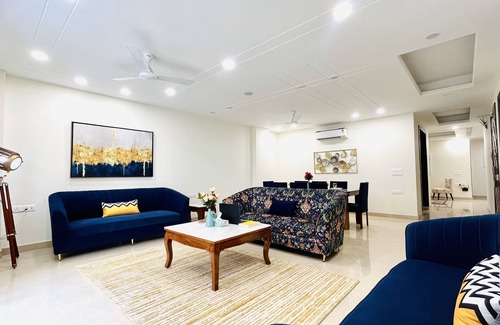Saket Apartment | BluO Modern 3BHK MAX Saket -Lift, Parking , Balcony.