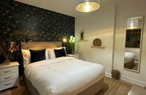 Finglas House | Blush Jungle - Homestay