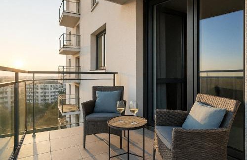 Wlochy Apartment | Blushline Apartment Wiktoryn Ac Balcony