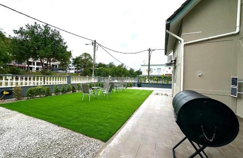 Bandar Country Homes Villa | BNB Country Homestay, Rawang - 16 pax, pool, huge garden