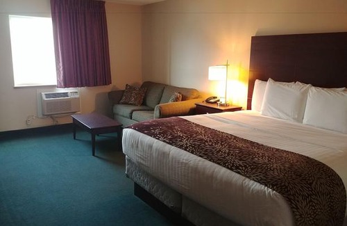 Broken Bow Hotel | Boarders Inn & Suites- Broken Bow
