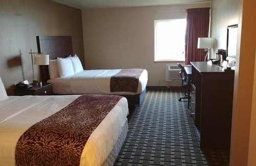 Broken Bow Hotel | Boarders Inn & Suites- Broken Bow