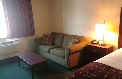 Broken Bow Hotel | Boarders Inn & Suites by Cobblestone Hotels – Broken Bow