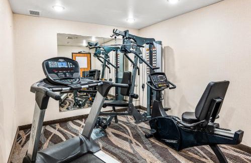 Shawano Hotel | Boarders Inn & Suites by Cobblestone Hotels - Shawano