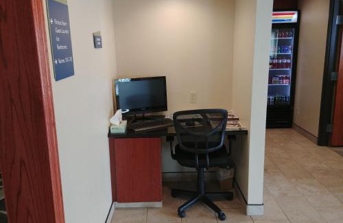 Broken Bow Hotel | Boarders Inn & Suites by Cobblestone Hotels - Broken Bow
