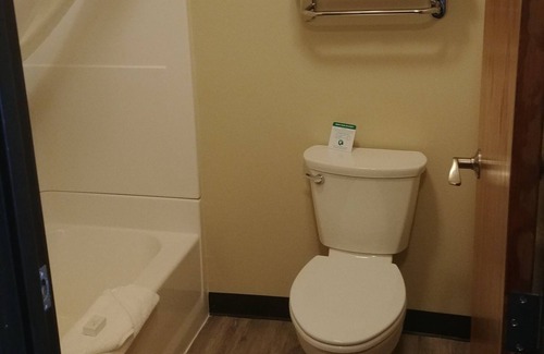 Broken Bow Hotel | Boarders Inn & Suites by Cobblestone Hotels – Broken Bow