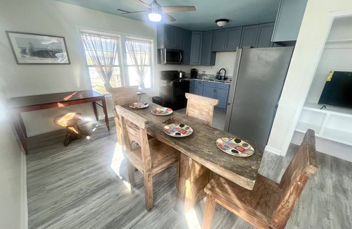 Salvo Apartment | BOARDING STATION - 1 Bedroom Apt, Sound View, W.D, WiFi & Recreation Package.